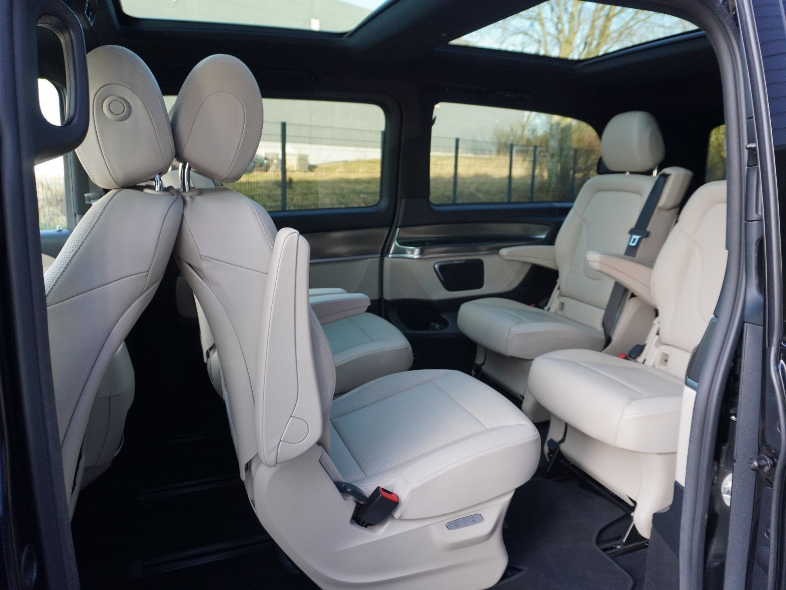 Fahrzeugabbildung Mercedes-Benz V 250 d EXCLUSIVE EDITION