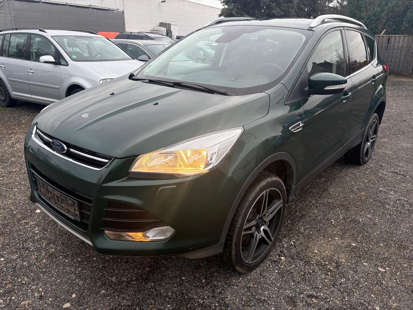 Ford Kuga  2,0 TDCi Titanium*Austauschmotor*Allrad*