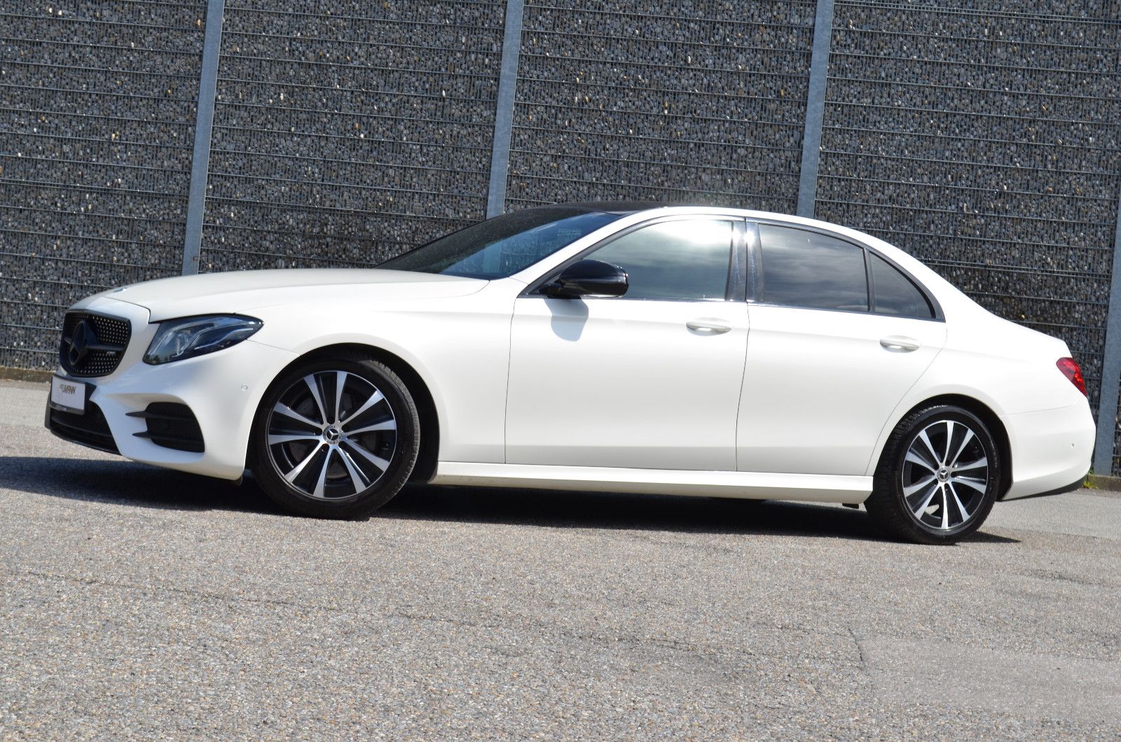 MERCEDES-BENZ E 220 E Limousine*AMG-LINE*NAVI*ALCANTARA*KAMERA