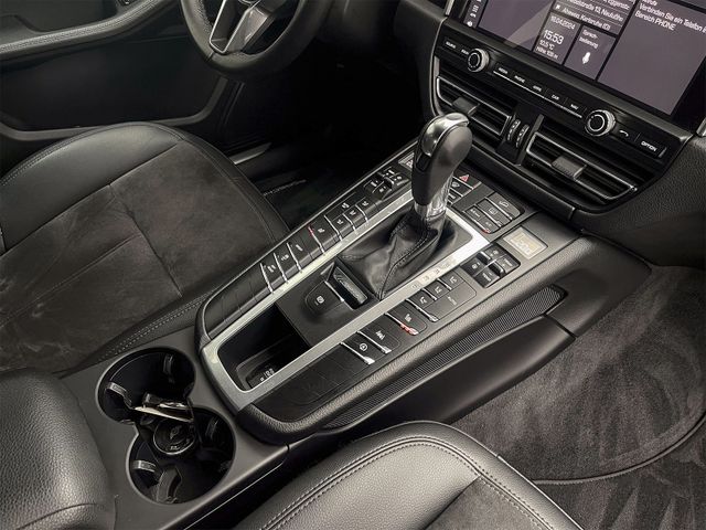Porsche Macan S, PDK, Approved - 072026, Alcantara