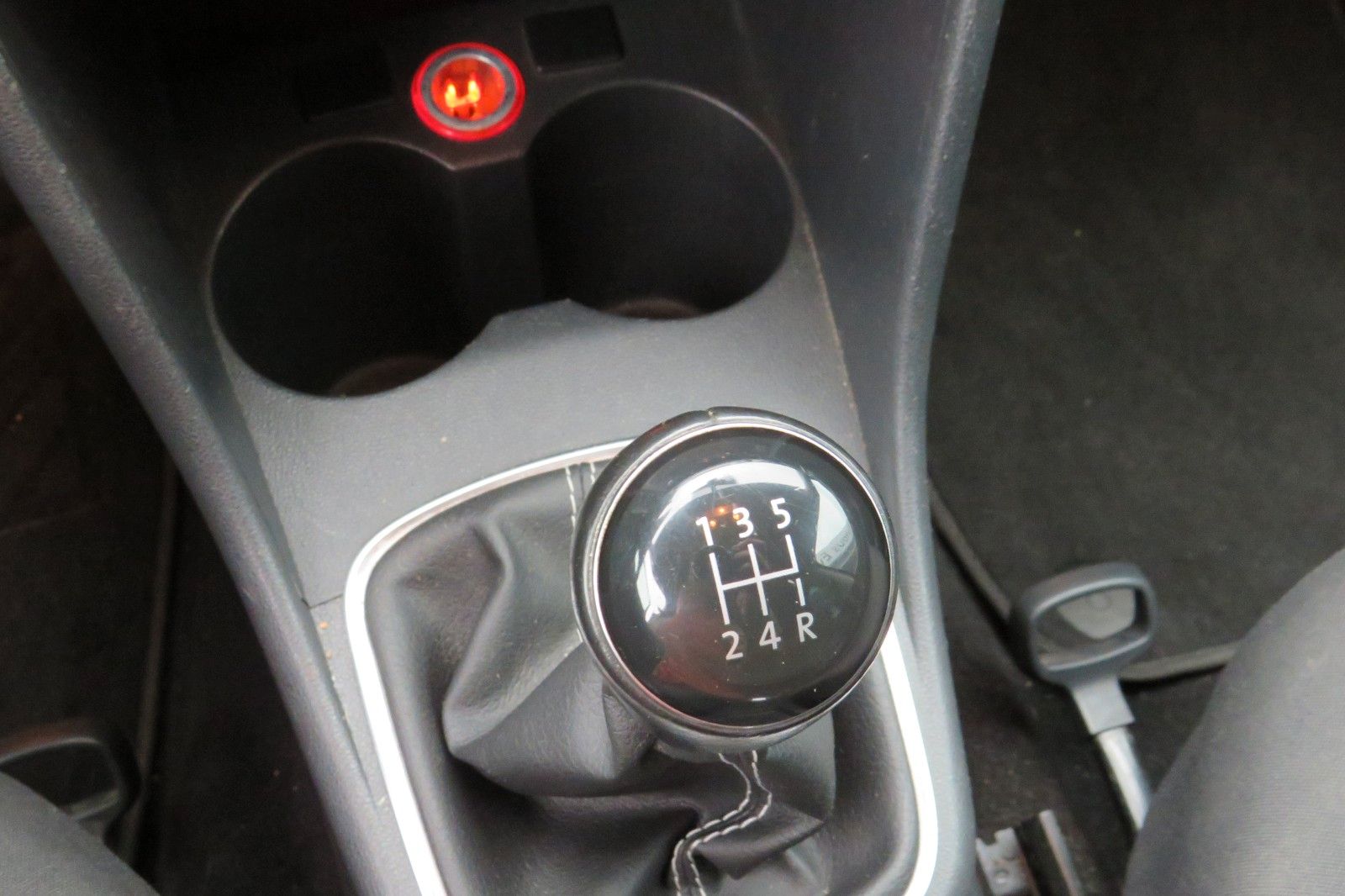 Fahrzeugabbildung Volkswagen Polo V Lounge 4T PDC GJ AHK CLIMATRONIC