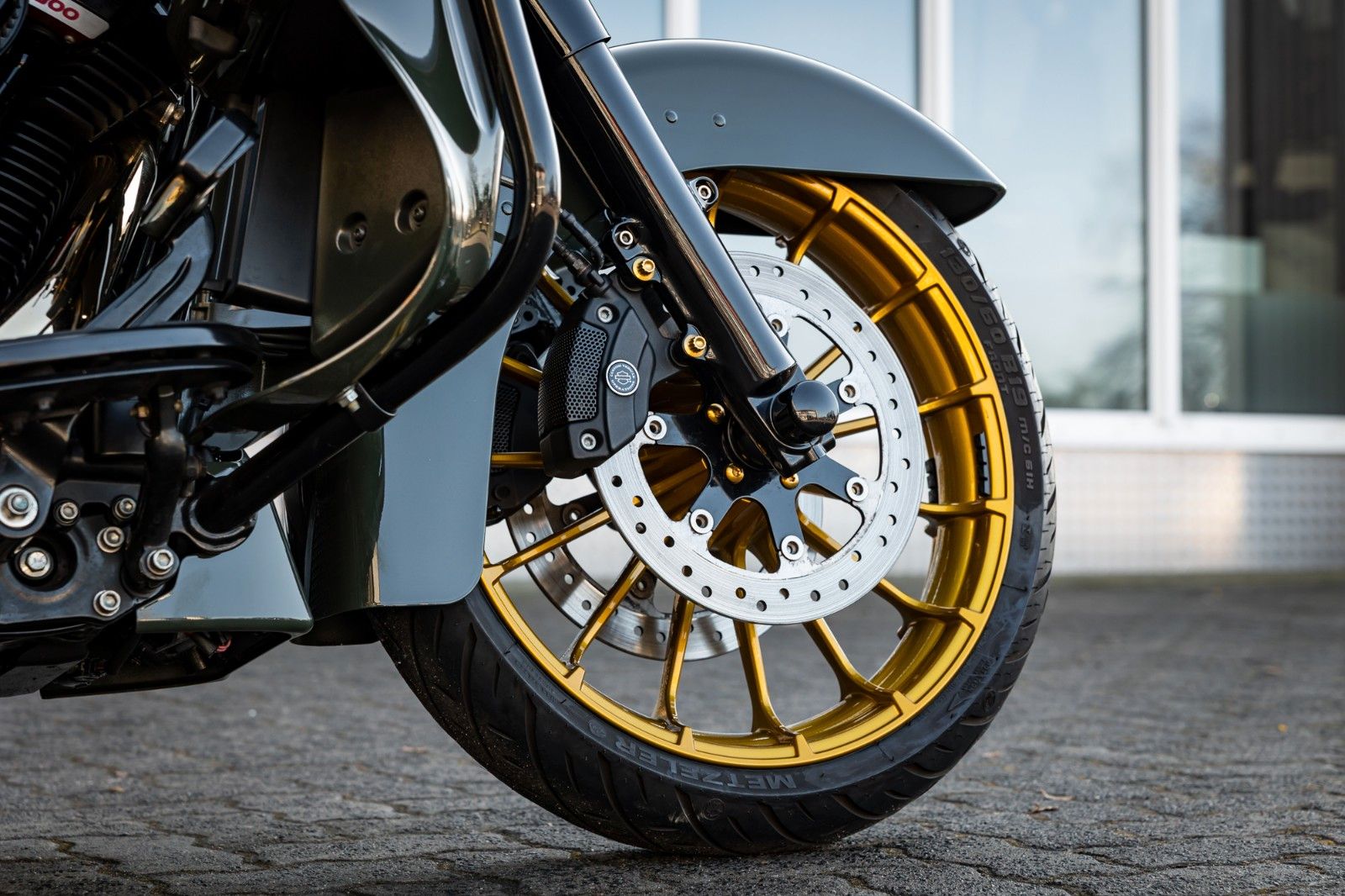 Fahrzeugabbildung Harley-Davidson CVO Street Glide FLHXSE 140 TORXSTER JEKILL&HYDE