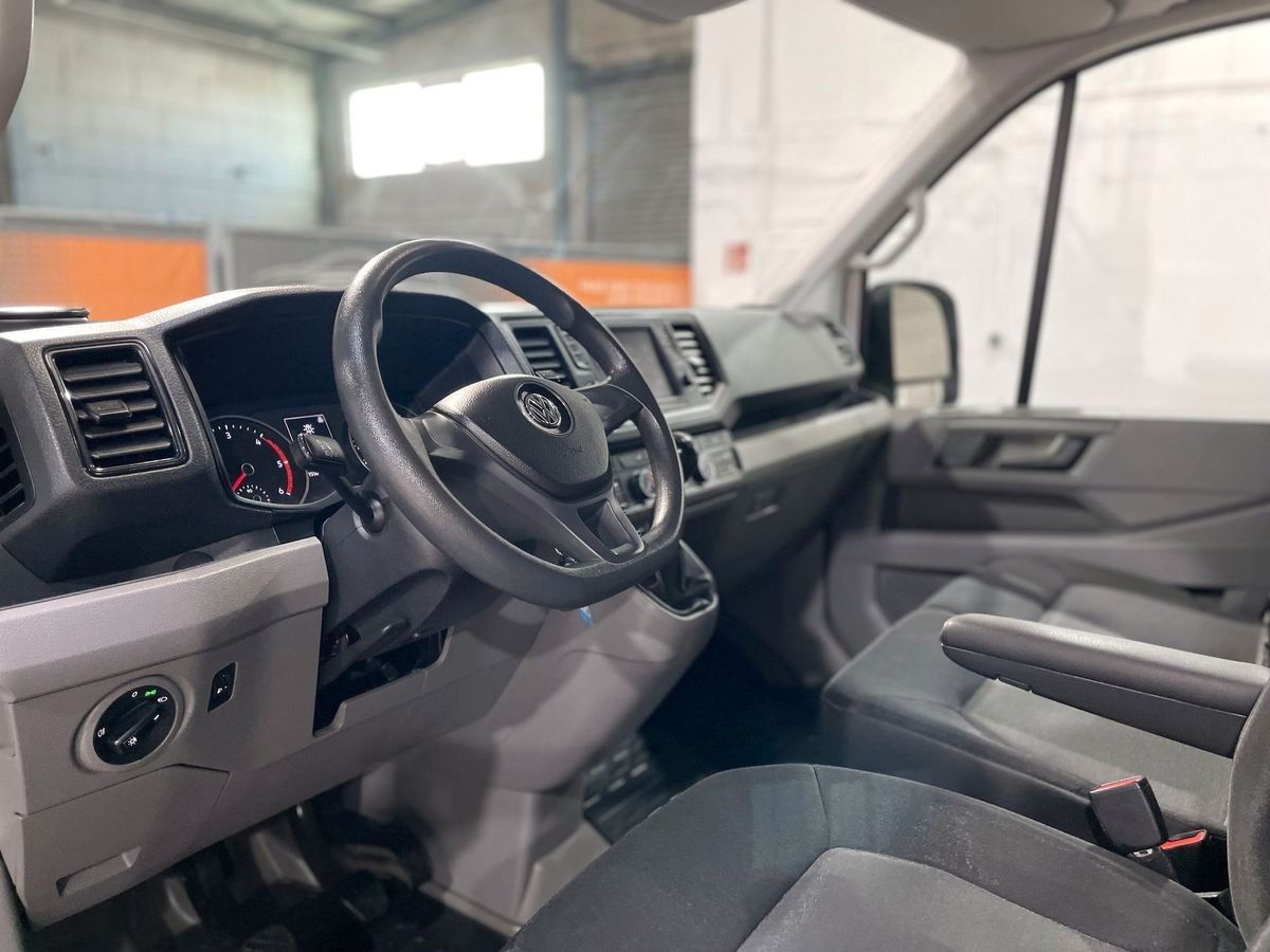 Fahrzeugabbildung Volkswagen Crafter Kasten 35 mittell Hochdach  #Kamera#AHK