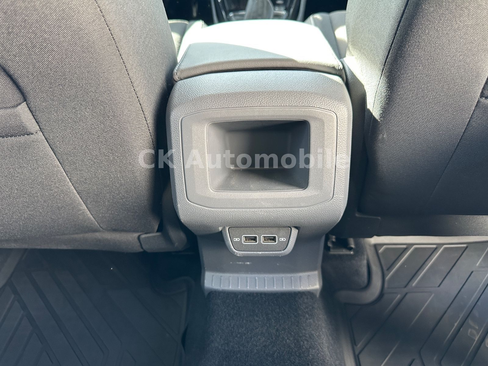 Fahrzeugabbildung Volkswagen T-Cross Style 1.0 TSi DSG/Navi/LED/ACC/Kamera