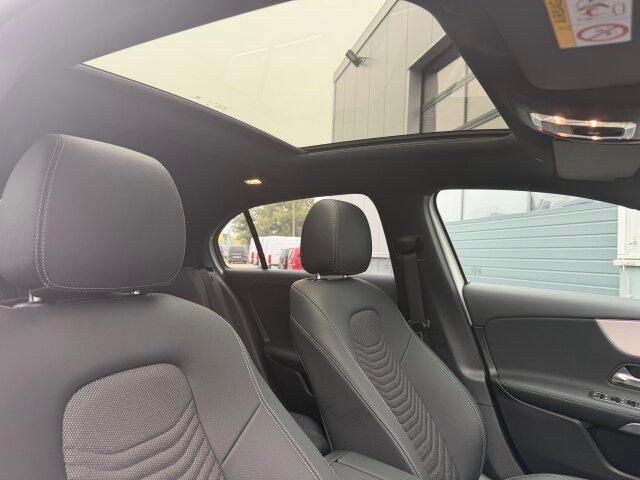 Mercedes-Benz A 180 Progressive LED Distronic Panorama 360°...