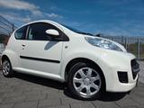 Peugeot 107 Urban Move Aus 1 Hand/Klima/Ganzjahresreifen - gebrauchte Peugeot 107 aus dem Jahr 2011