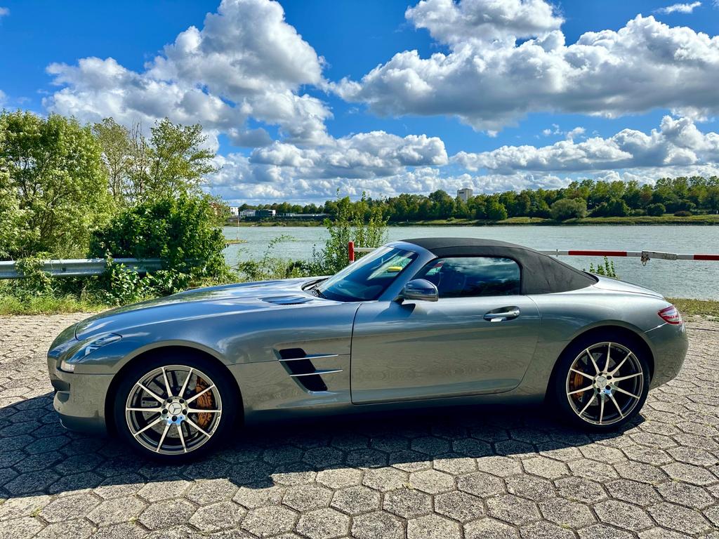 Mercedes-Benz SLS AMG