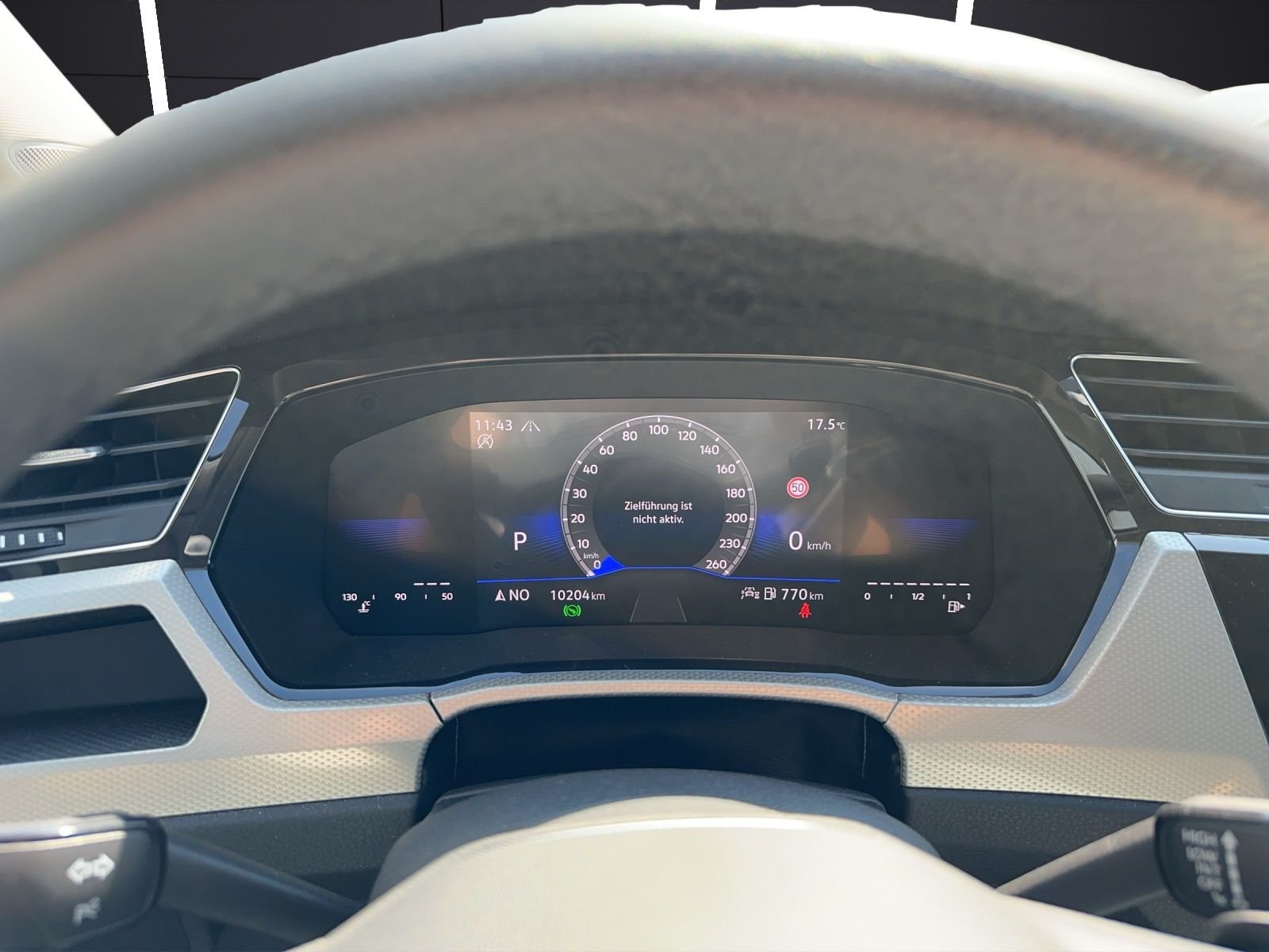 Fahrzeugabbildung Volkswagen Touran Move TDI DSG 7-Sitzer Matrix ACC 17" SHZ