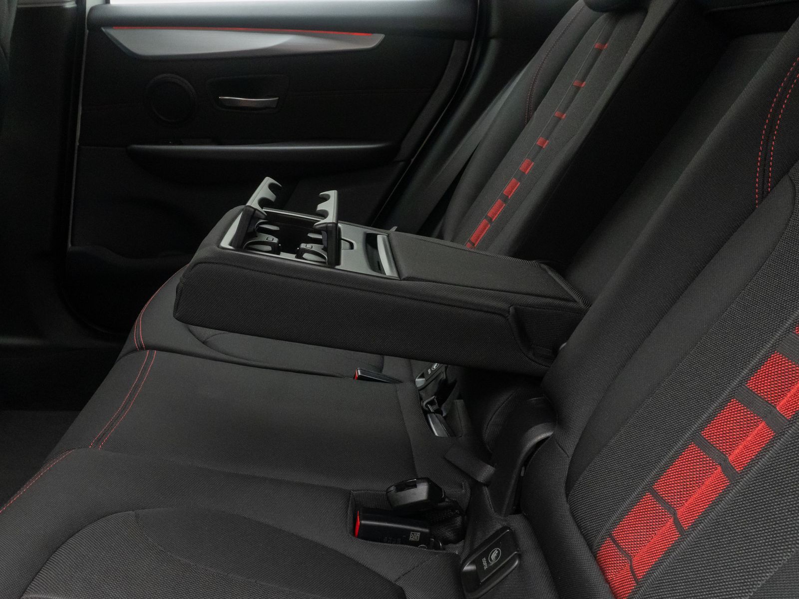 Fahrzeugabbildung BMW 218i Active Tourer Sport Line ParkAssis Navi LED