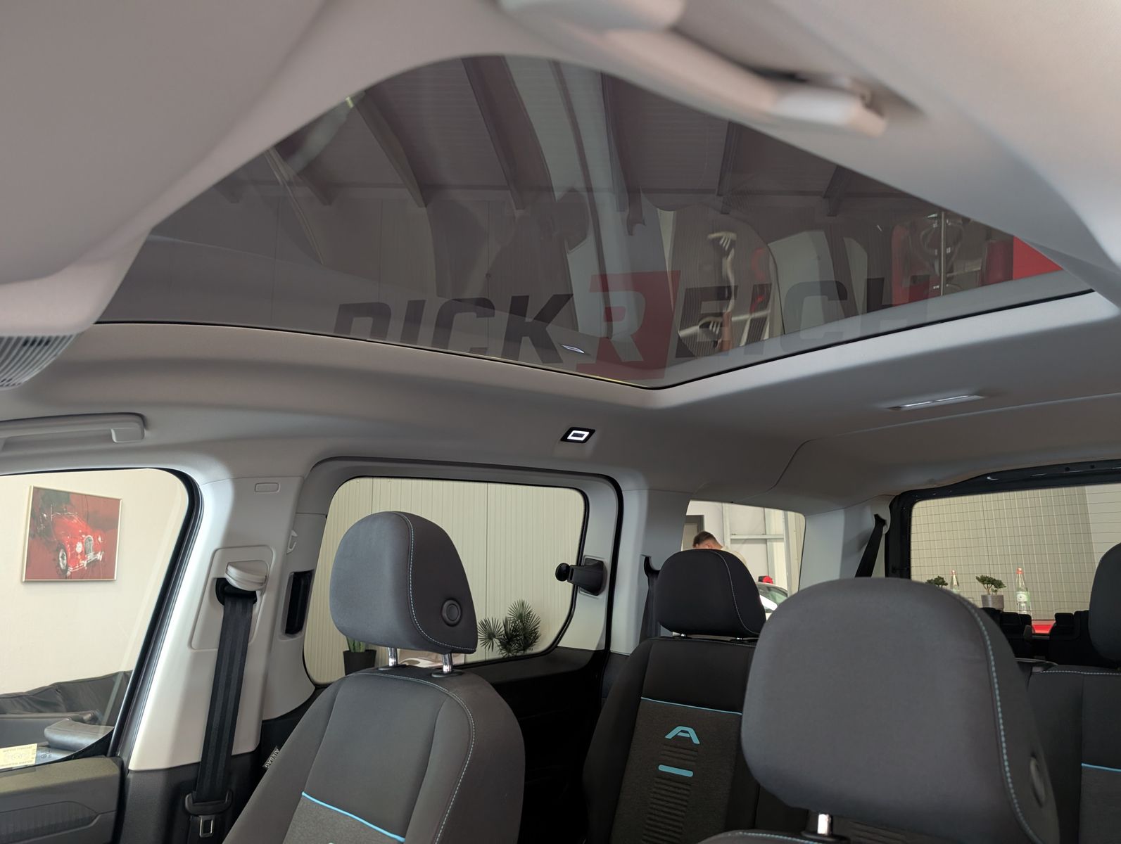 Fahrzeugabbildung Ford Grand Tourneo L2 Active 7-Sitz Bi-LED Pano AHK