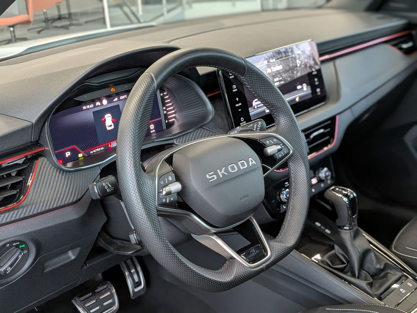 Fahrzeugabbildung SKODA Kamiq 1.5 TSI DSG Monte Carlo Pano Matrix 5J.GAR