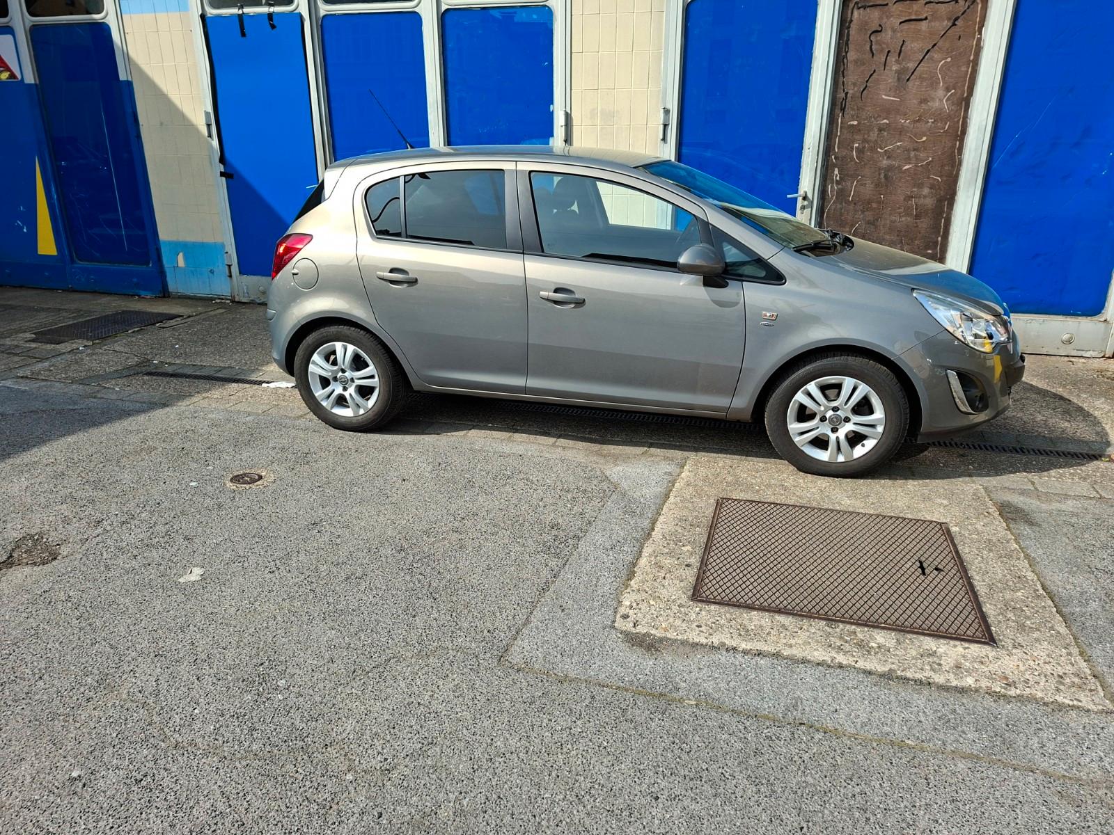 Opel Corsa D Satellite