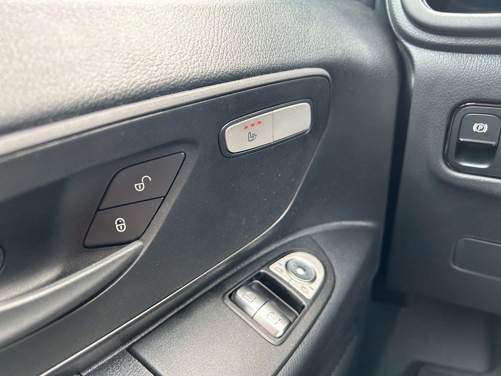 Fahrzeugabbildung Mercedes-Benz Vito 116 CDI 9G Extral Klima Kamera MULTIBEAM