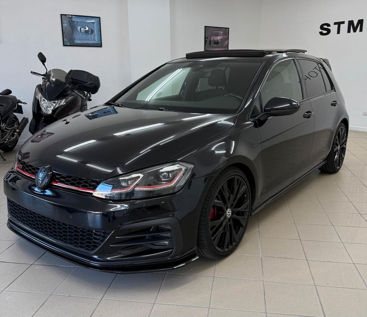 Volkswagen Golf GTI Performance 2.0 245 CV TSI D imagem 2