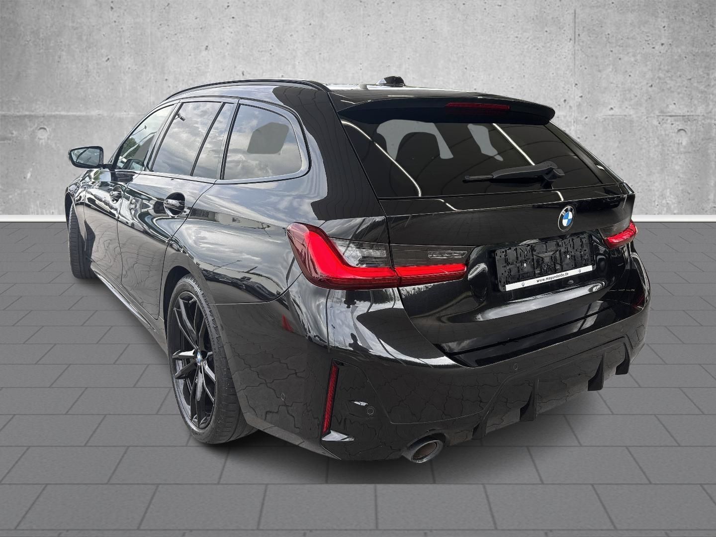 BMW 318 i Touring M Sport Pro LED HuD H K Panorama foto 5