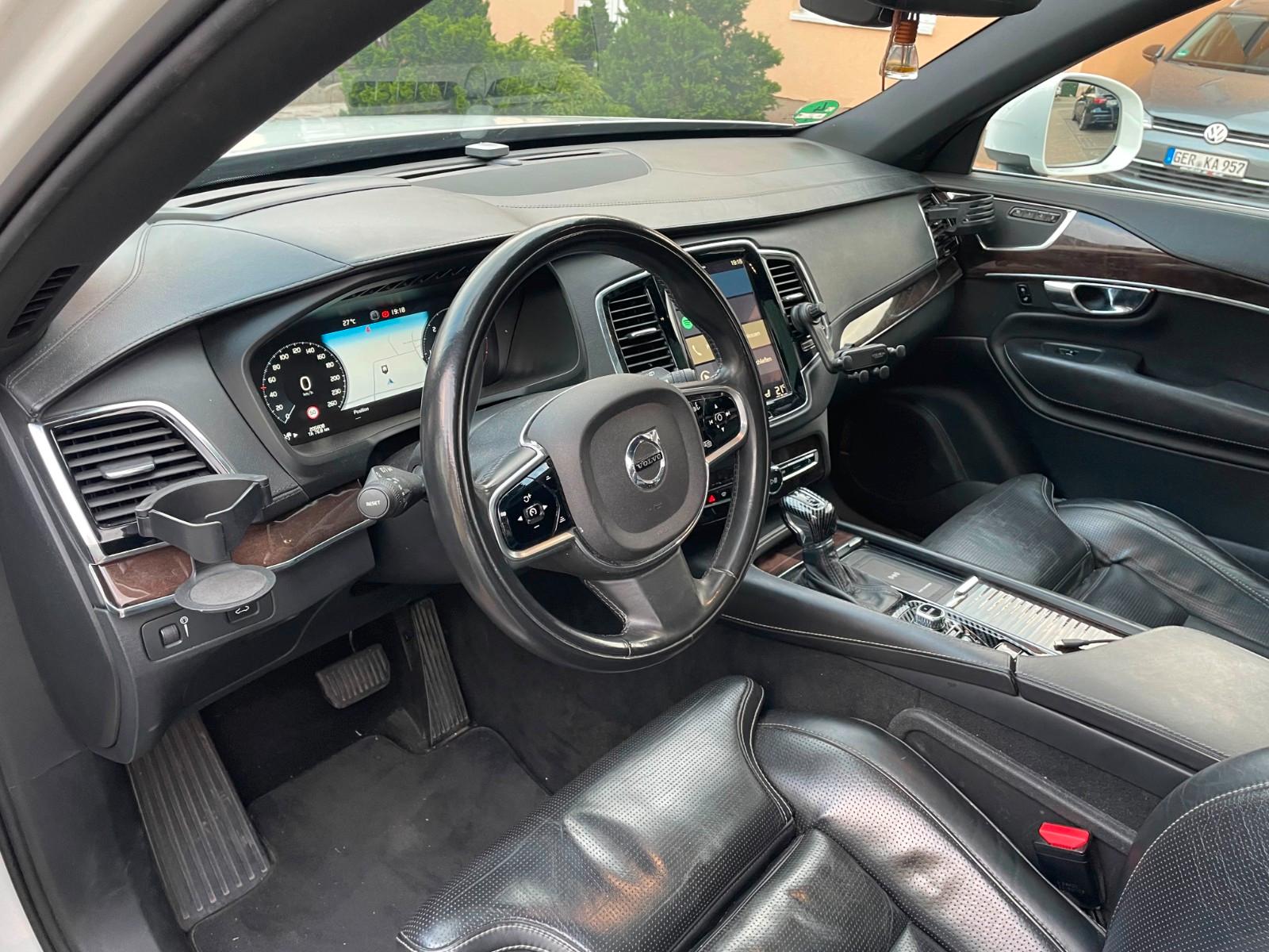 Volvo XC90 PANO-360-HUD-AHK-Pilotassist.. FULL...