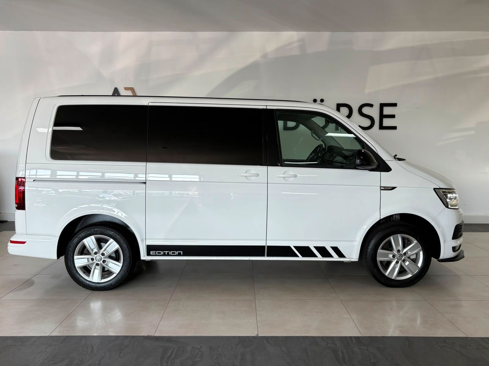 Volkswagen T6 Multivan EDITION LEDER AHK STHZG CAM DYN LED foto 5