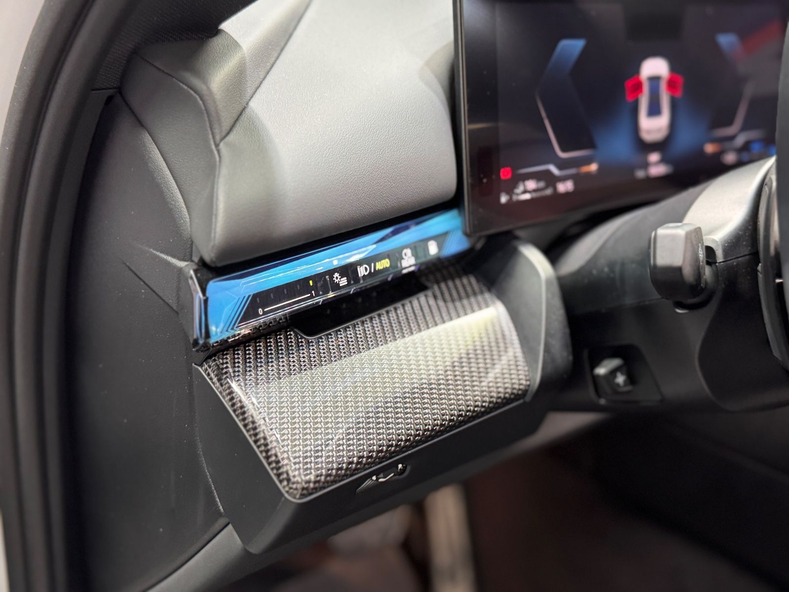 Fahrzeugabbildung BMW 550e Lim. xDrive M SPORT|CARBON|PANO|21 ZOLL|