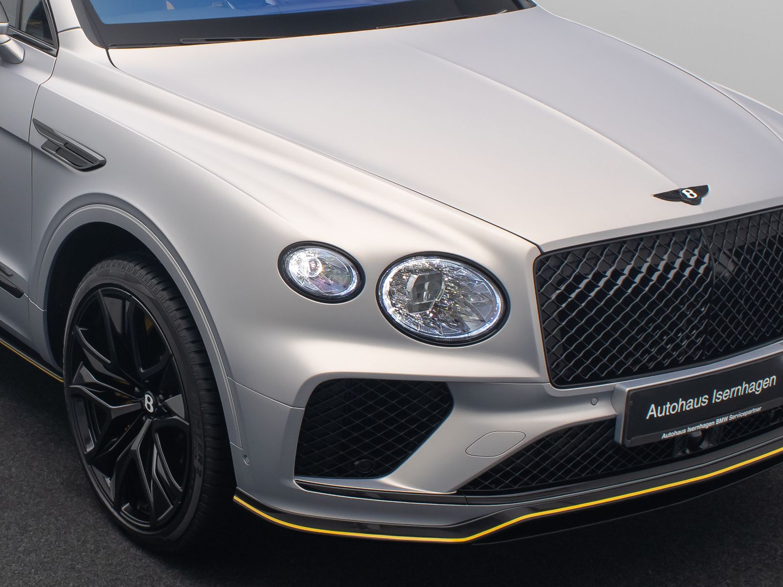 Fahrzeugabbildung Bentley Bentayga 4.0 V8 Speed Individual Carbon MegaVoll