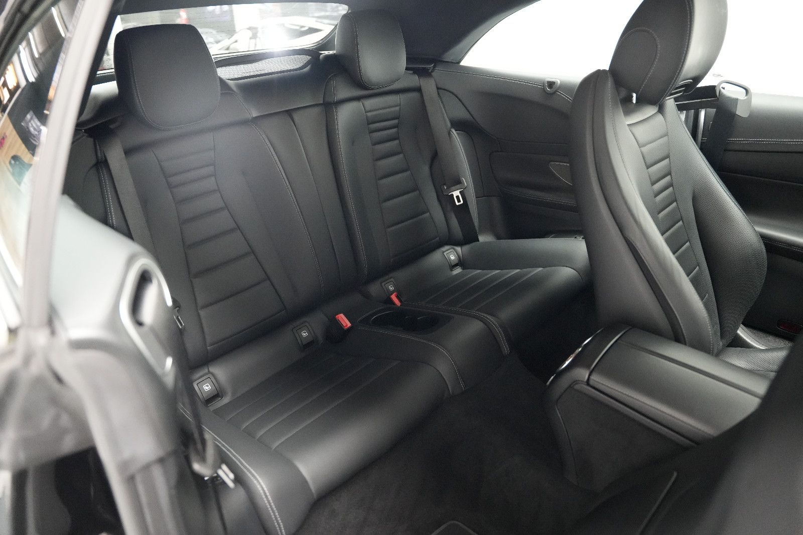 Fahrzeugabbildung Mercedes-Benz E 450 Cabrio AMG/BURMESTER/HUD/AMBIENTE/MASSAGE/