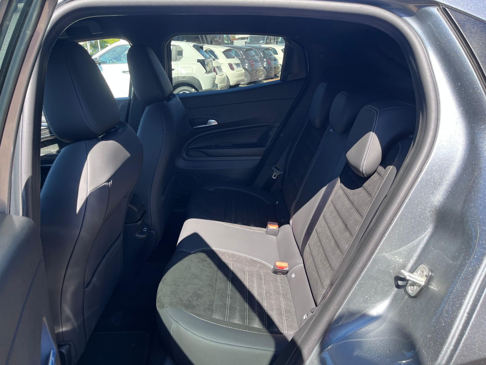 Fahrzeugabbildung Alfa Romeo Junior Ibrida 1.2 VGT -Hybrid 107 Sport Speciale