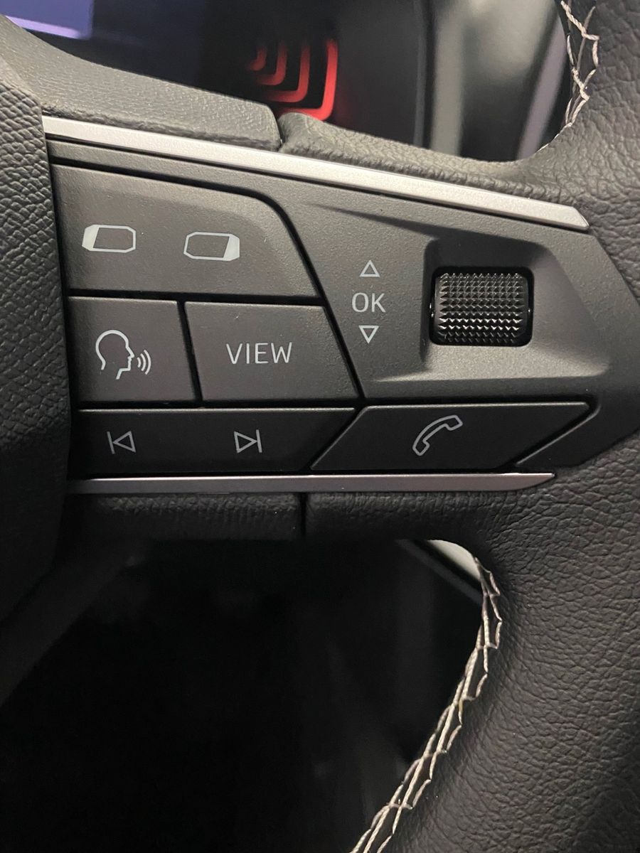 Fahrzeugabbildung SEAT Ibiza 1.0 TSI Style+5 Jah GARANTIE+KAMERA+PDC+BC