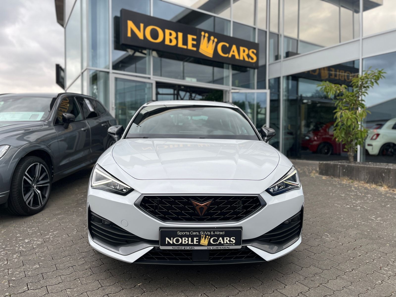 Fahrzeugabbildung CUPRA Leon Sportstourer VZ e-Hybrid RFK SHZ NAV