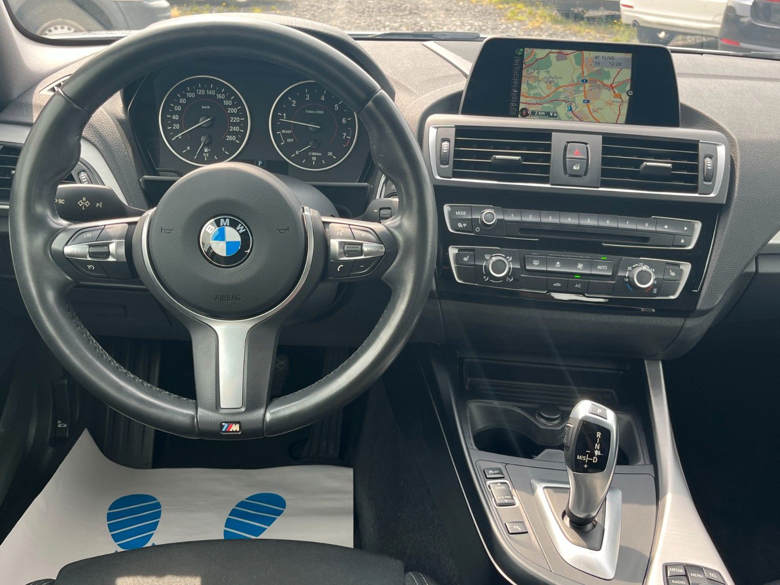 Fahrzeugabbildung BMW 120i 3-Türer Aut. SPORT LINE Navi LED HiFi 1.HAN