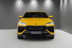 Urus 4.0 V8 SE YELLOW/BLACK YELLOW PANO B&amp;O