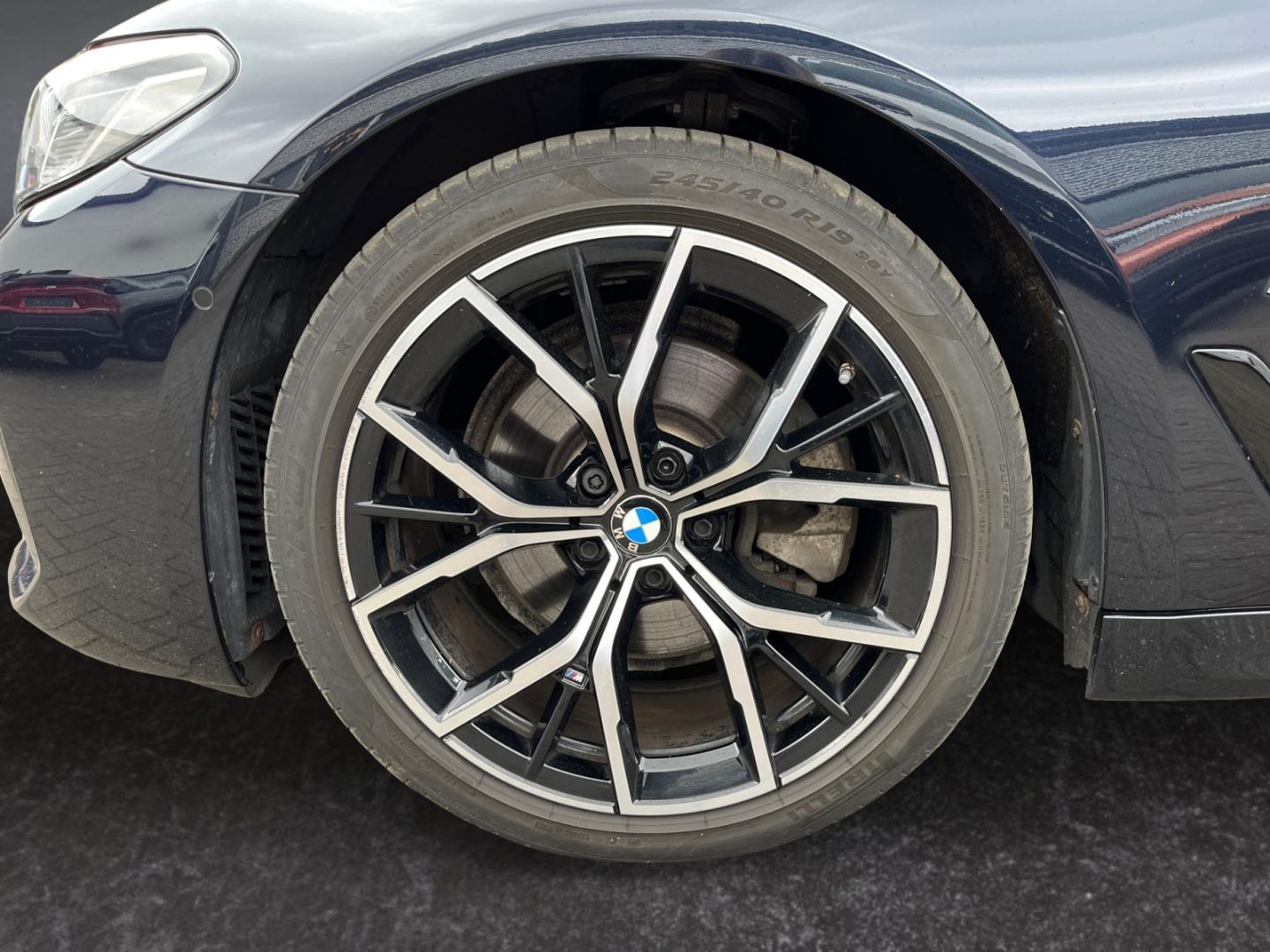 BMW 520 d xDrive Touring M Sport *LED*HiFi*Leder*ACC