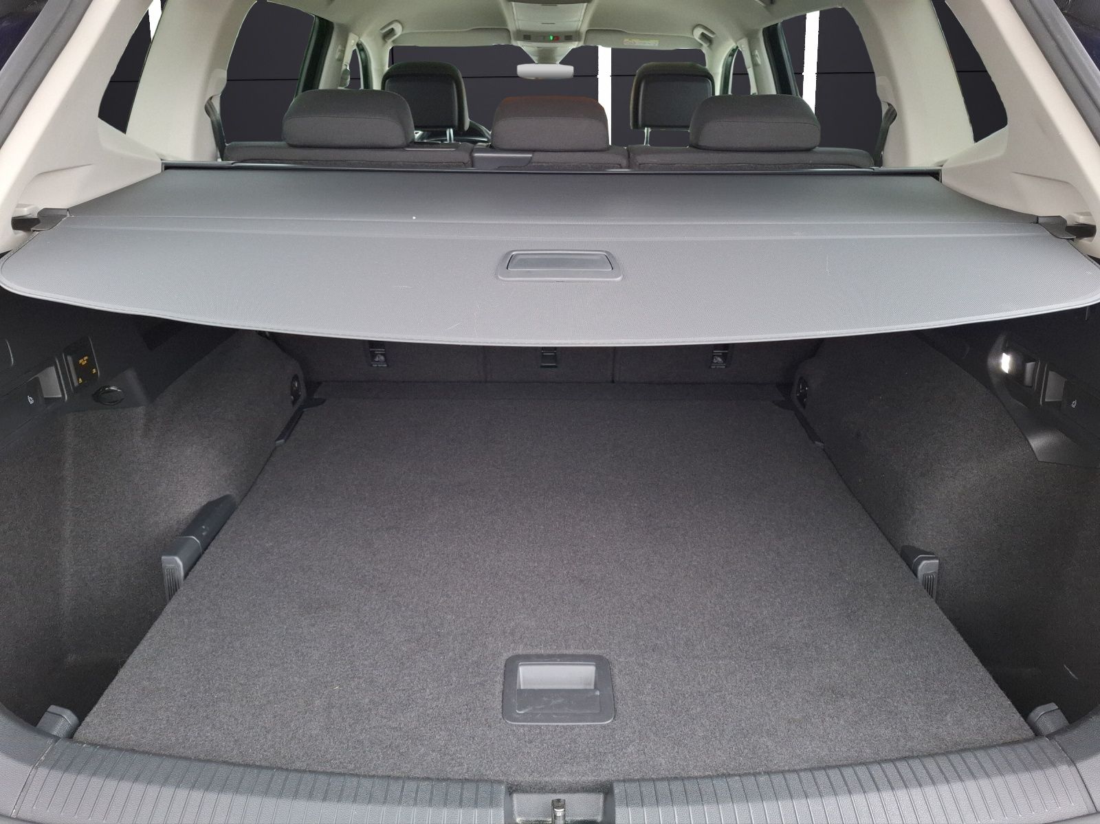 Fahrzeugabbildung Volkswagen Tiguan Allspace TDI Elegance DSG 4M Standhzg. Ma