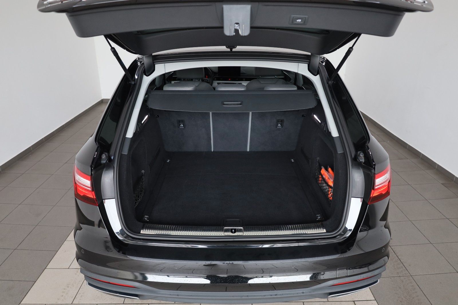 Fahrzeugabbildung Audi A4 Avant 35 TDI Navi,LED,ACC,SH,PDC