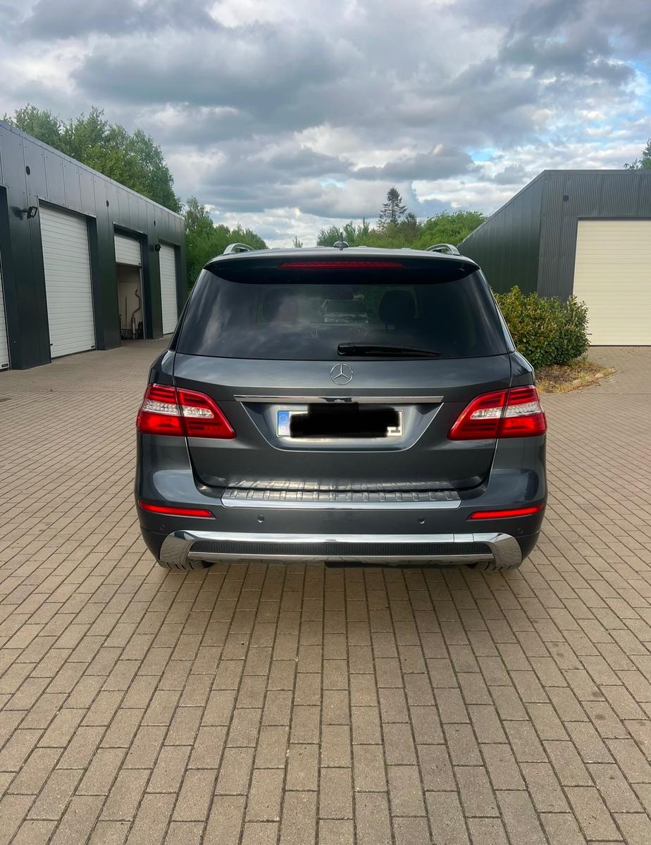 Mercedes-Benz ML 350 BlueTEC 4MATIC AMG Line Softclose TÜV Neu