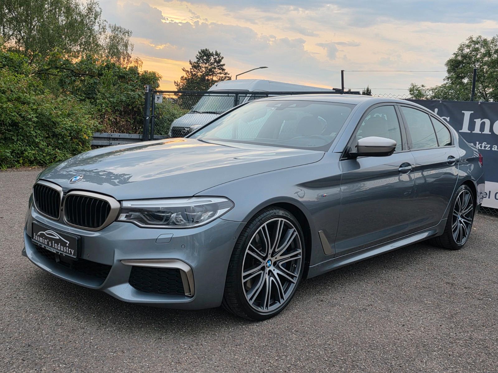 BMW M550d H-U-D 360° Kamera S-Close Display Key Memo