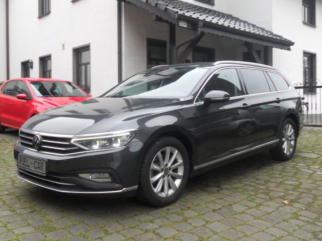 Volkswagen Passat Variant 2.0 TDI.AHK.ACC.Alcantara DSG.LED