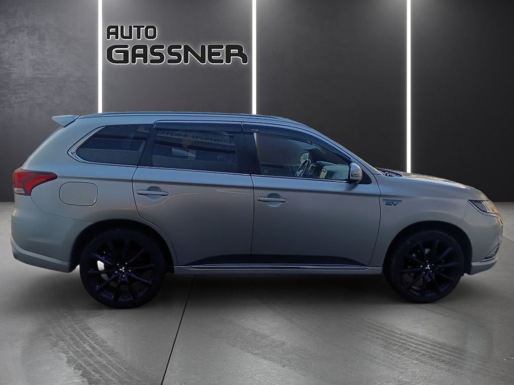 Fahrzeugabbildung Mitsubishi Outlander Plug-in Hybrid 2.4 PLUS Spirit 4WD AHK
