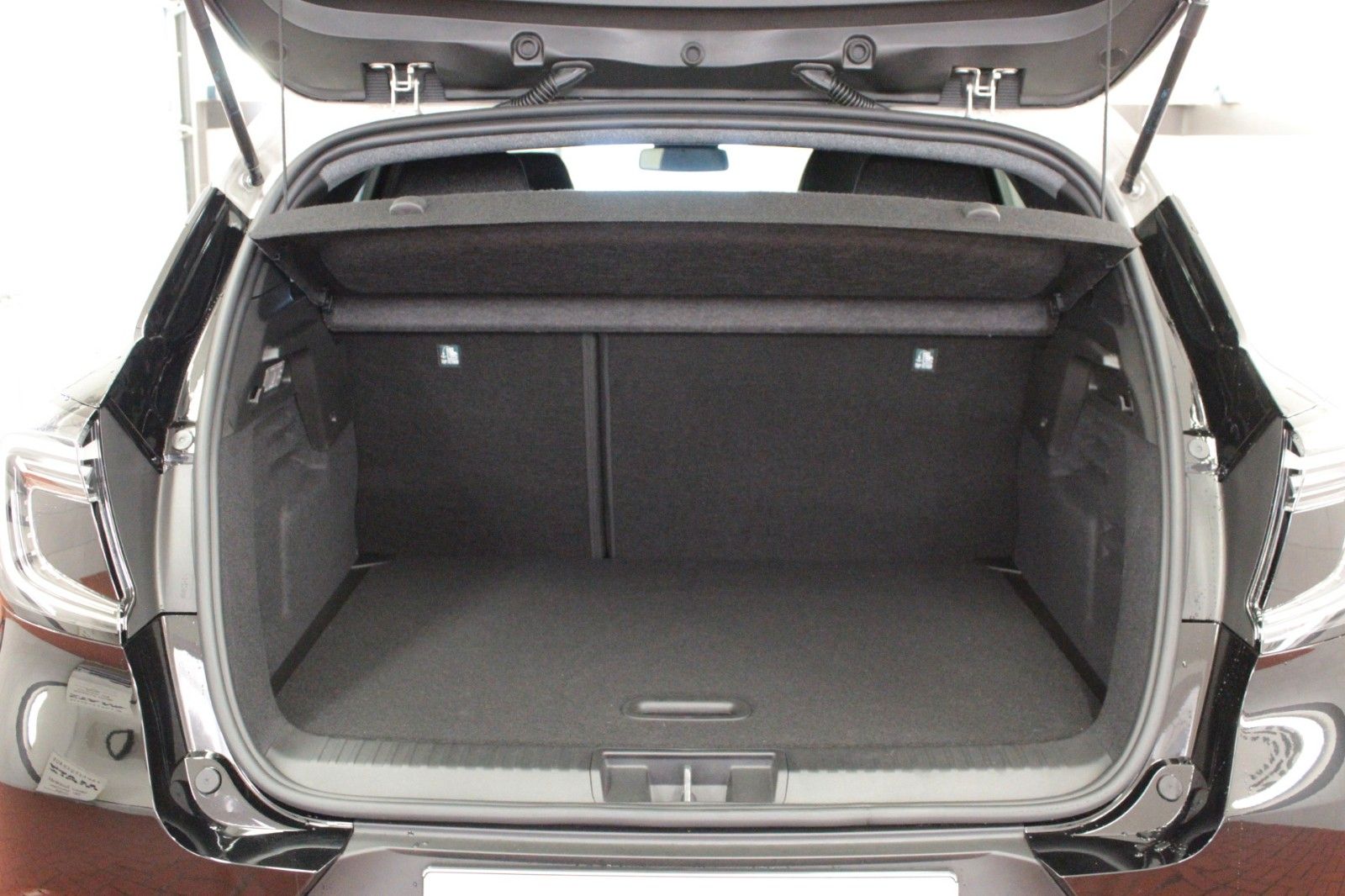 Fahrzeugabbildung Renault Captur Mild Hybrid 160 EDC Techno #15173