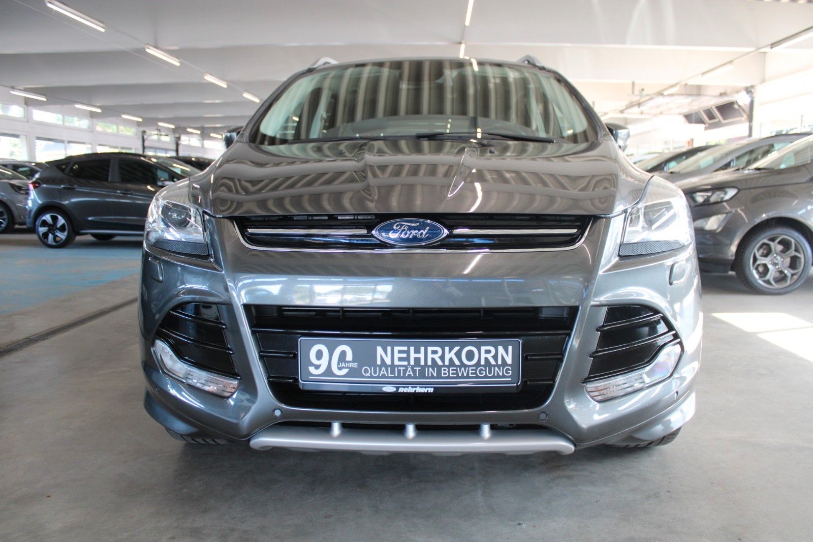 Fahrzeugabbildung Ford Kuga Individual NAVI XENON WinterPaket 1.Hand