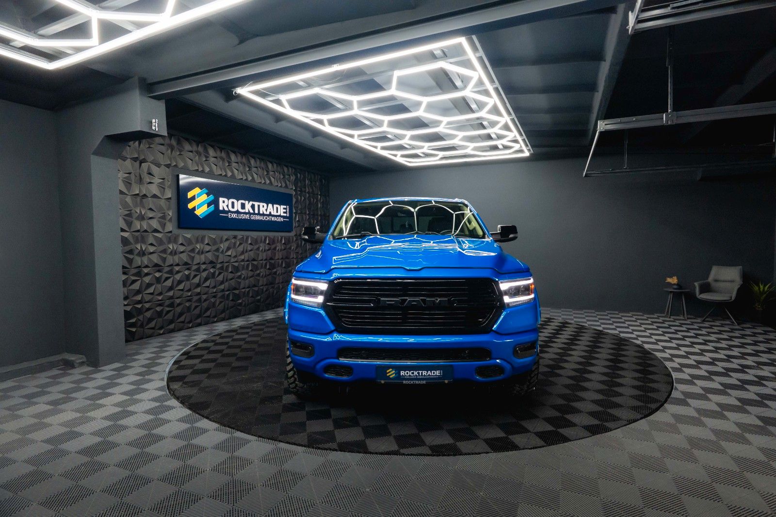 Fahrzeugabbildung Dodge RAM 5.7 V8 HEMI 4x4 LARAMIE Offroad Night LED