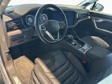 Volkswagen Touareg - 12