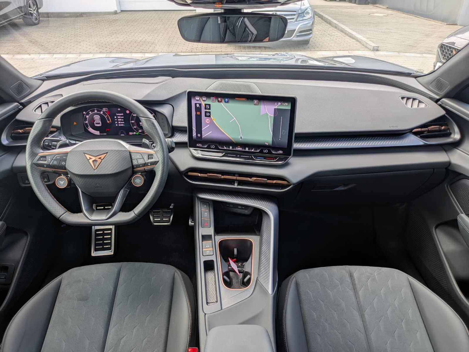 Fahrzeugabbildung CUPRA Terramar 2.0 TSI 4D VZ HUD*MATRIX*PANO*DCC*20"