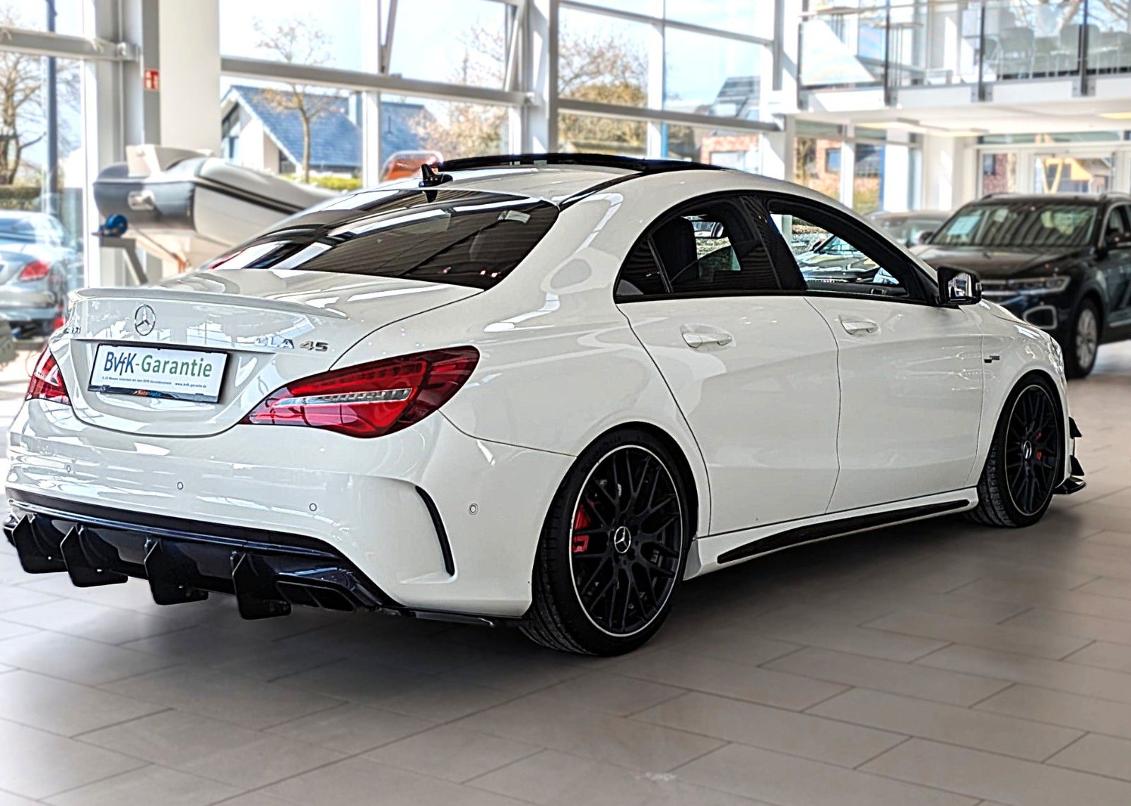 Fahrzeugabbildung Mercedes-Benz CLA 45 AMG PERFORMANCE | PANO| NIGHT| AERO I LED