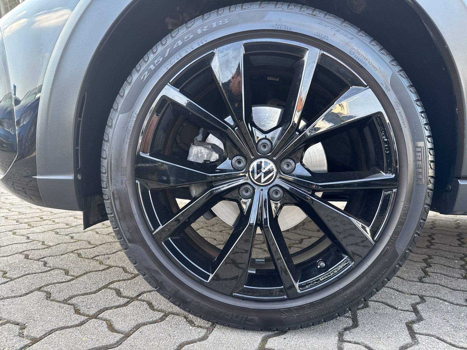 Taigo R-Line TSi Navi Matrix PANO