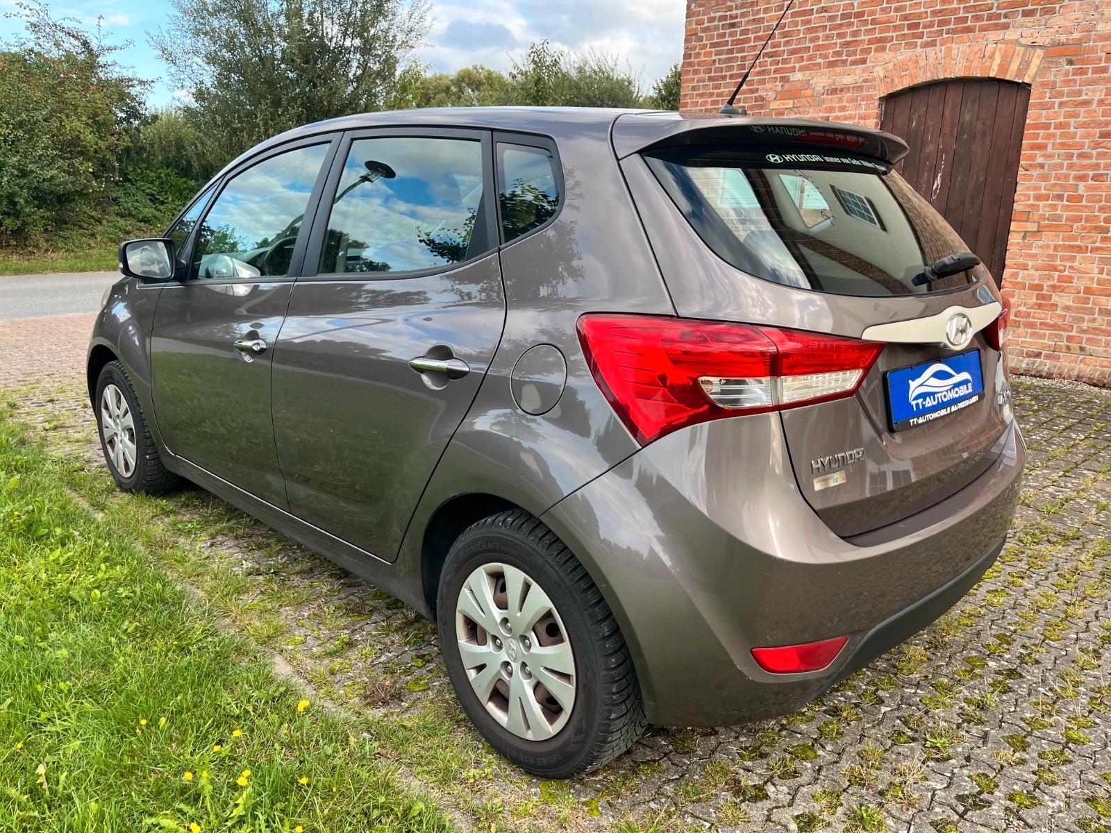 Hyundai ix20 2012 — салон