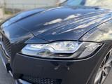 Jaguar XF 20d 180PS Prestige Automatik Prestige - Jaguar XF mit Diesel-Antrieb: 2.2