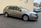 Volkswagen Passat Variant AUTOM. NAVI KLIMAAUM. 1.HAND - Volkswagen Passat aus 2012