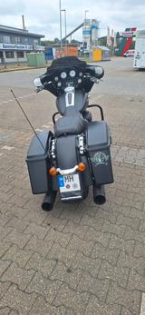 Harley-Davidson FLHX Streed Glide - Harley-Davidson Motorräder in Duisburg