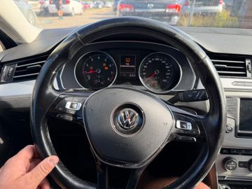 Volkswagen Passat Variant - 11
