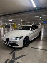 Alfa Romeo Giulia Veloce 2.0 Turbo 16V 206 kW AT8 - Q4 ... - weiße Alfa Romeo Giulia