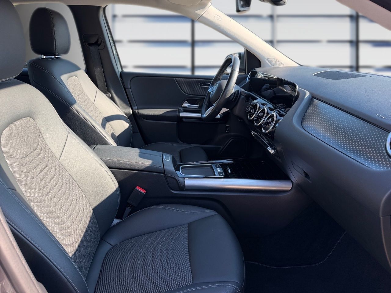 Fahrzeugabbildung Mercedes-Benz B 180 PROGRESSIVE+AHK+LHZ+LED+EL.HECKKL+TOTWINK+